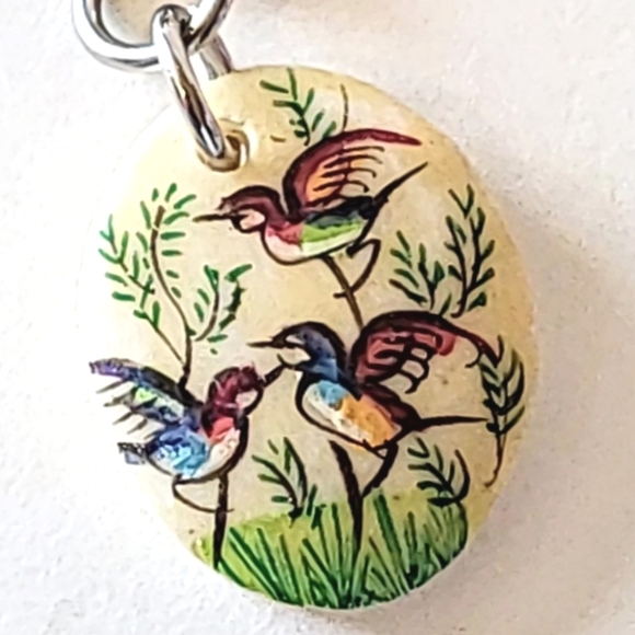 HANDPAINTED BIRD DESIGN EARRINGS - VINTAGE SCREWBACKS - Picture 2 of 8